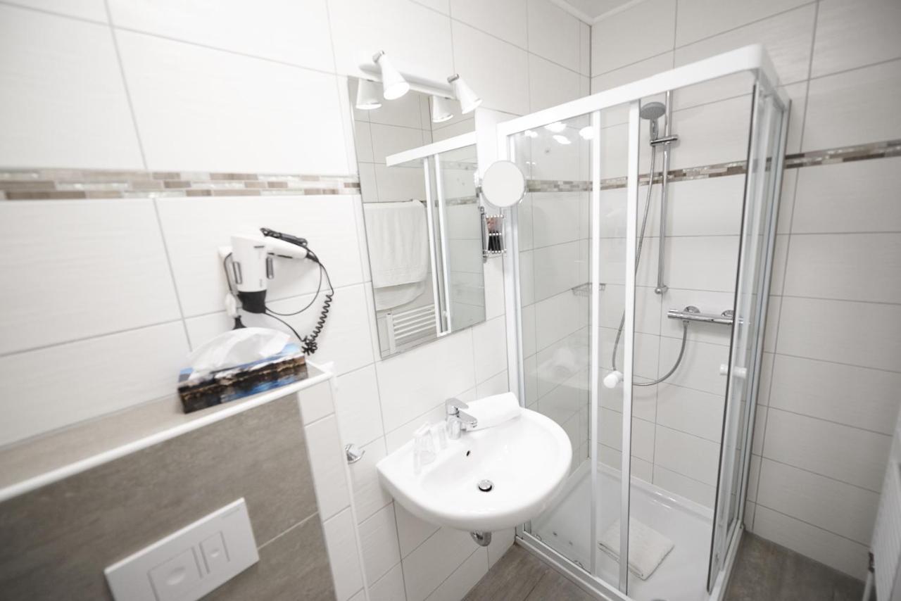 Hotel Wurster Kroog Μπρέμερχαφεν Εξωτερικό φωτογραφία